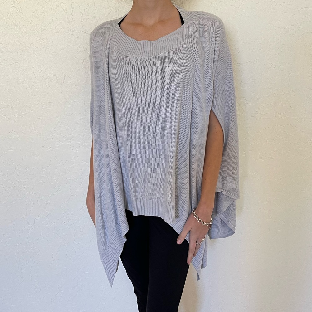 🍋LULULEMON PONCHO beautiful light blue/gray/lavender